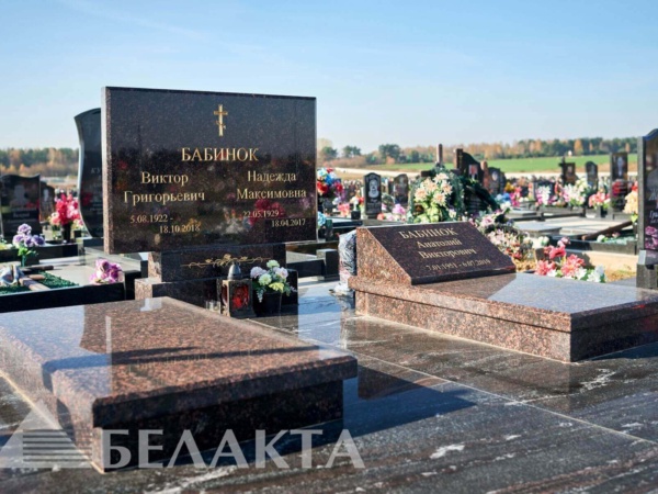 Памятники тройные и более