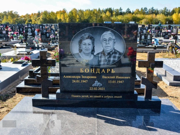 Памятники двойные