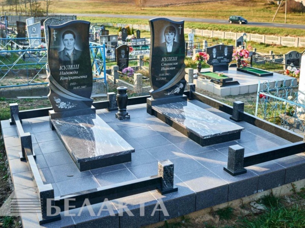 Памятники двойные