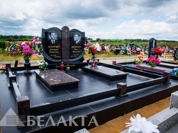 Памятники двойные