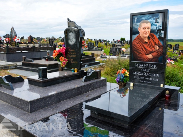 Памятники с фотомедальонами