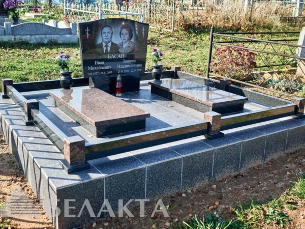 Памятники двойные