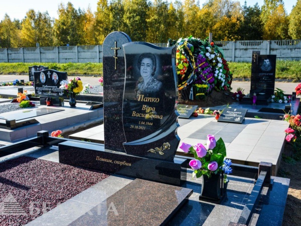 Памятники двойные