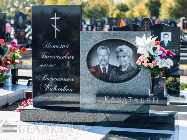 Памятники двойные