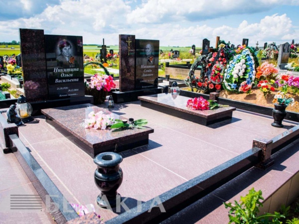 Памятники двойные