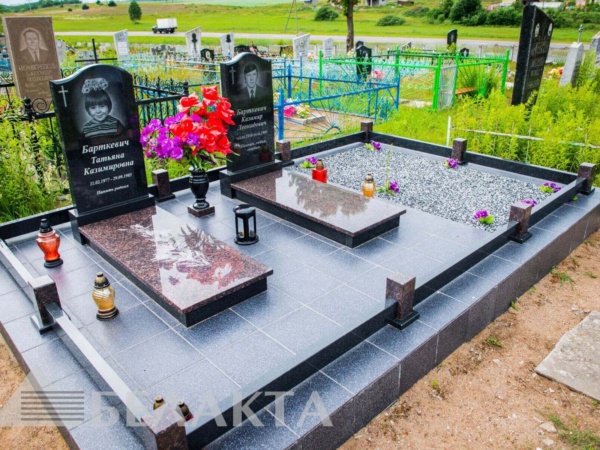 Памятники тройные и более