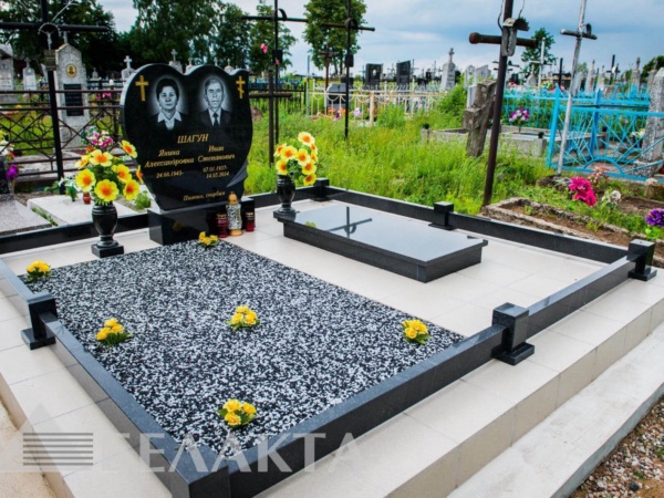 Памятники двойные