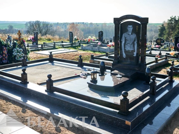 Мемориальный комплекс 33